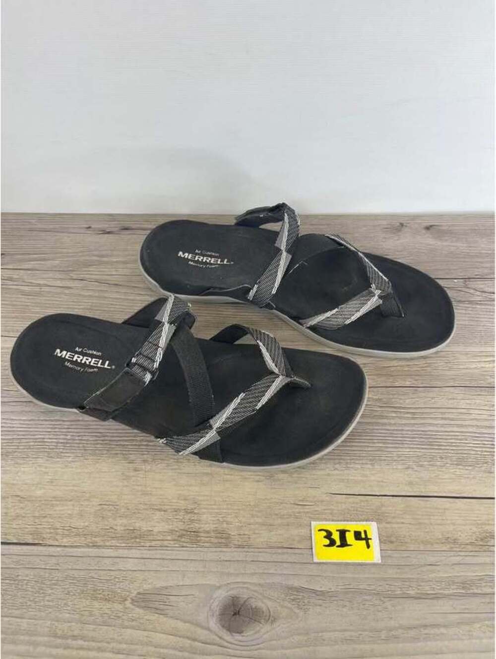 Merrell Women's Air Cushion Memory Foam Sandals Size 9
